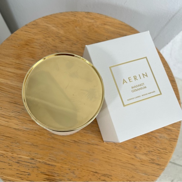 AERIN 9.5 oz Geranium Scented Candle with gold lid in original box - Picture 5 of 6